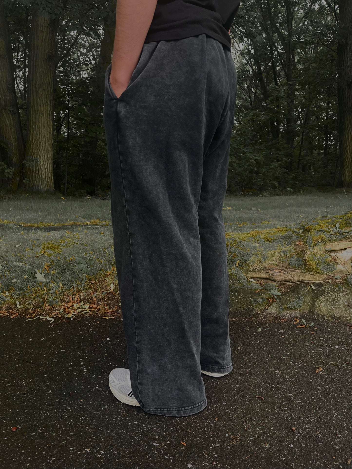 "BE THE LIGHT" SWEATS